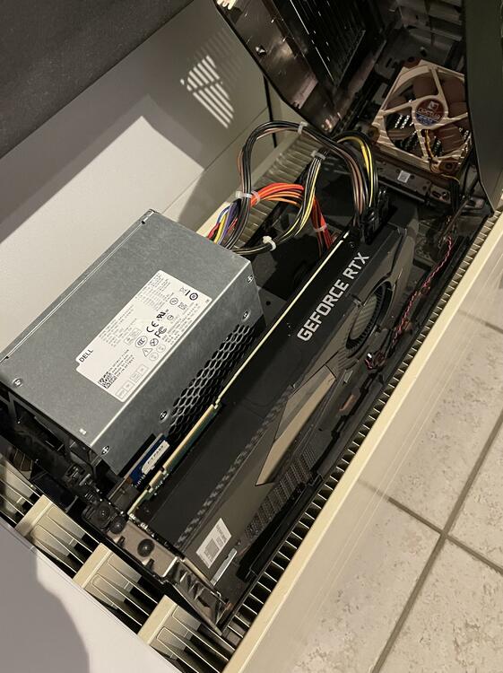 Alienware Amplifier mit DELL (OEM) Nividia GeForce RTX 2080 Ti 11GB Grafikkarte.jpg